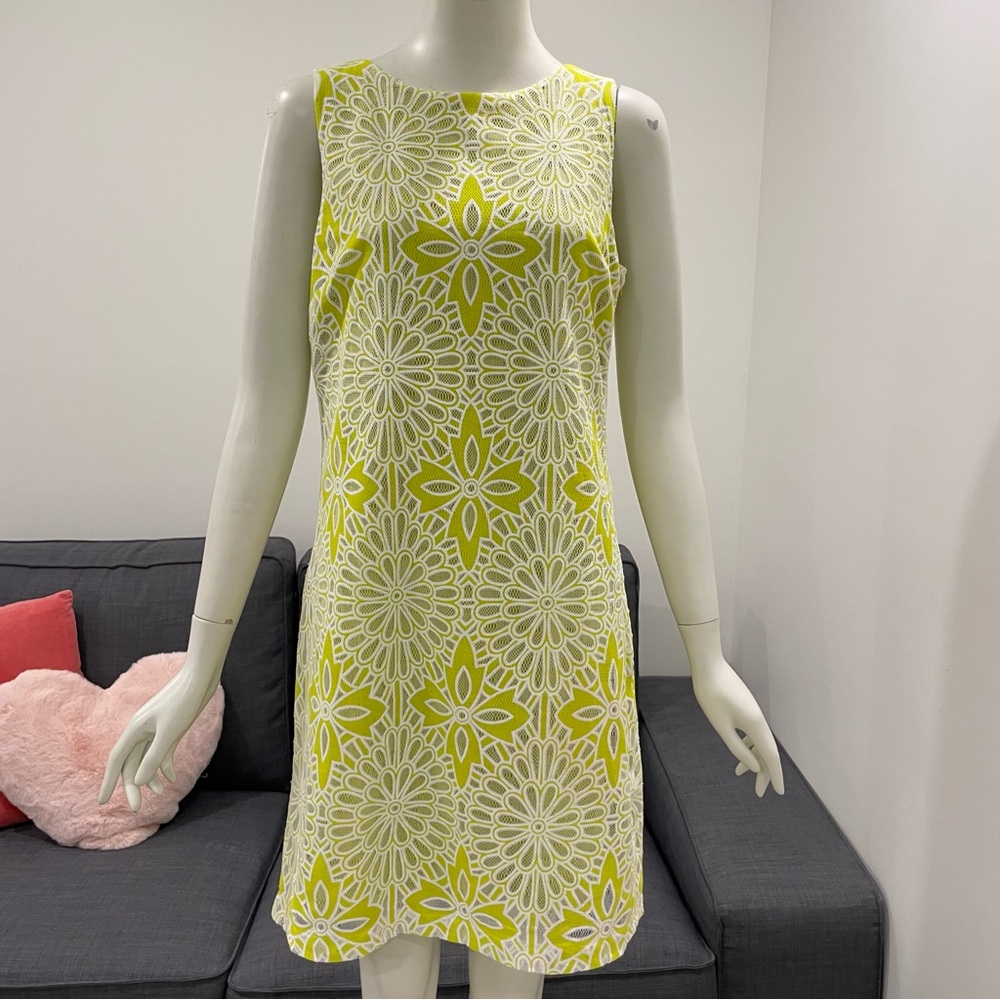 BELLE BADGLEY MISCHKA Sheath Dress Size 6 Chartreuse White Floral Mesh Overlay